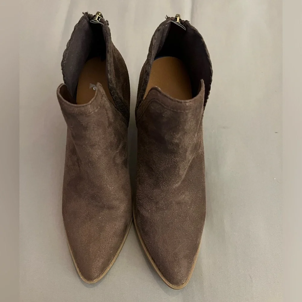 Maurice’s Belle Brown Whipstitch Ankle Boots 7.5